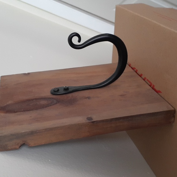 Rustic hook decor - Picture 2 of 5